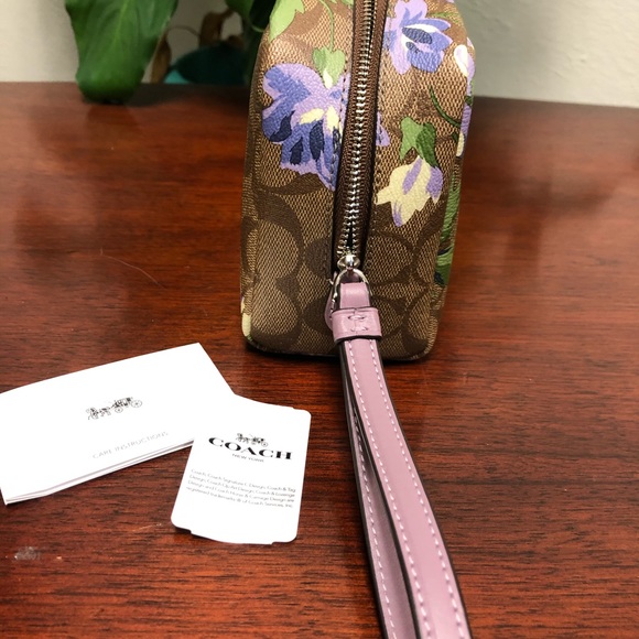 COACH - Picture 6 of 8